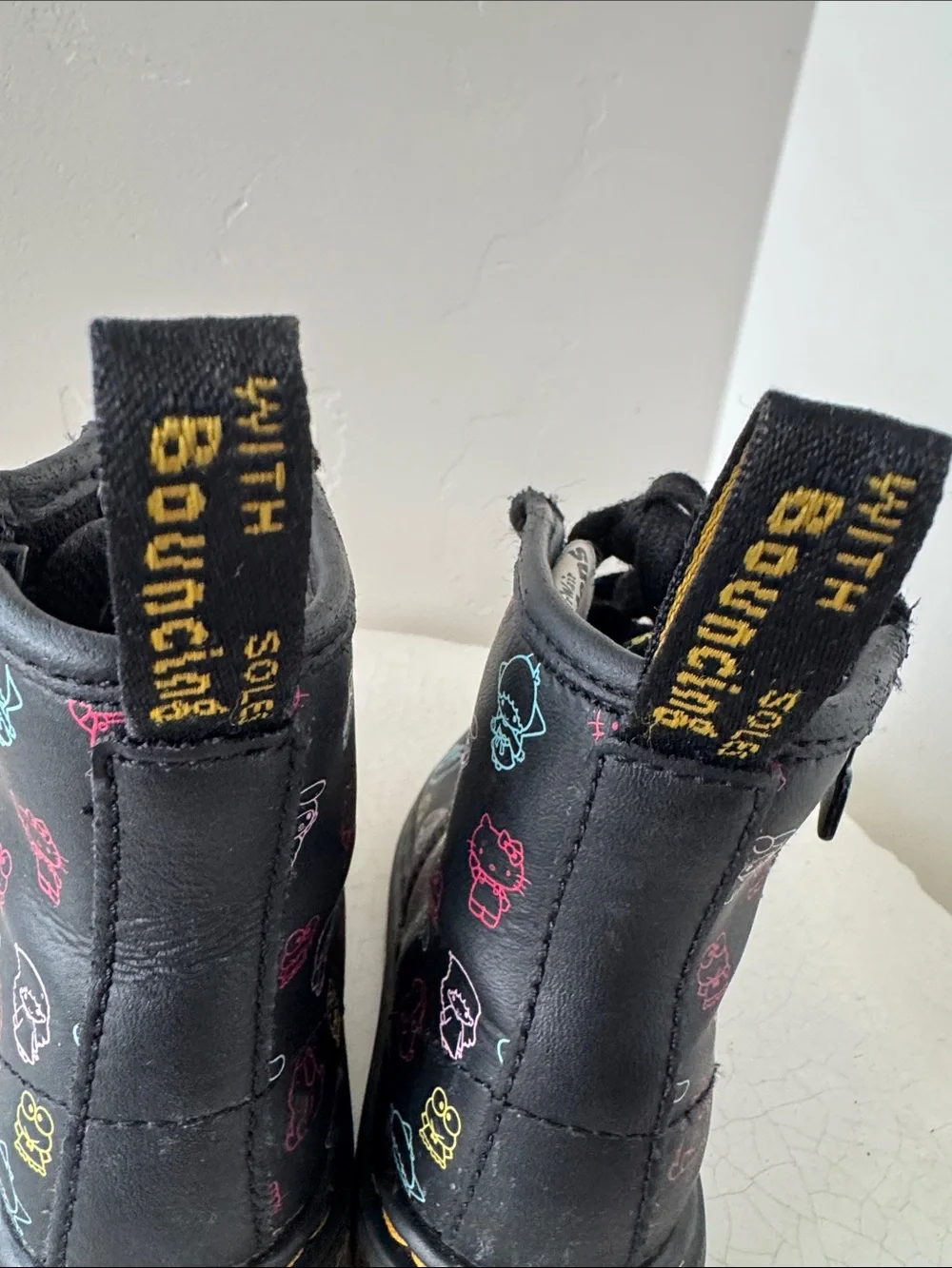 Dr. Martens Sanrio Hello Kitty Friends 1460 Leather Lace Up Boots Toddler Sz 10